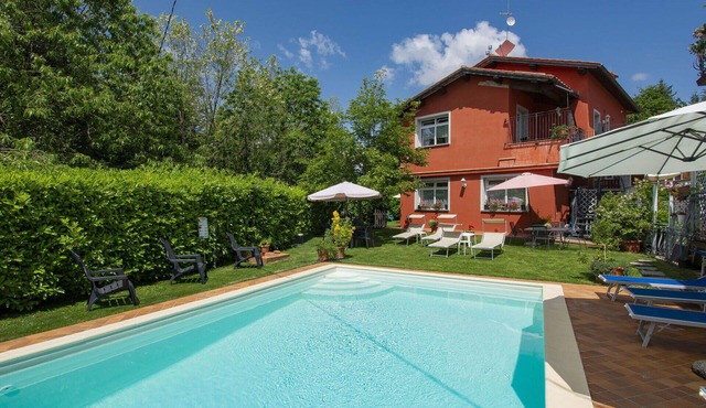 Lovely apartment for 8 guests with WIFI, pool, TV, terrace and pets allowed