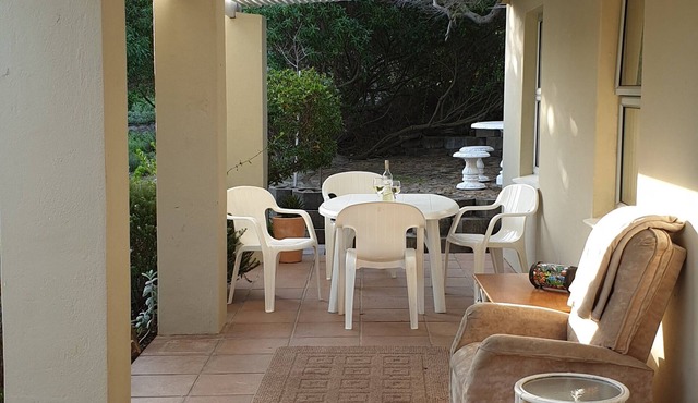Lovely Beach House in private nature reserve near Hermanus and Cape Town