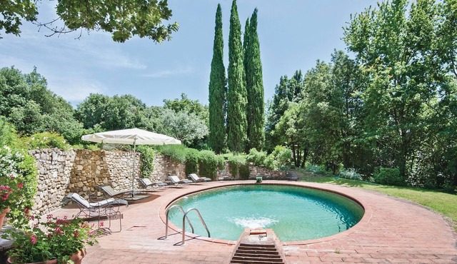 Lovely detached house near Rapolano Terme (4 km).