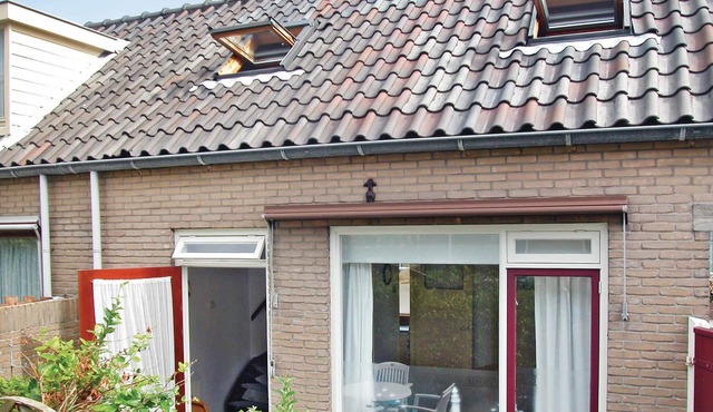 Lovely home in Egmond Aan Zee with WiFi