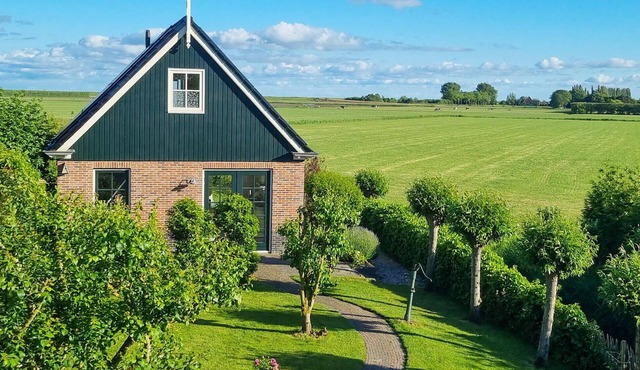 Lovely home in Wijdenes with WiFi