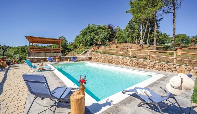 Lovely home in Monte San Savino -AR-