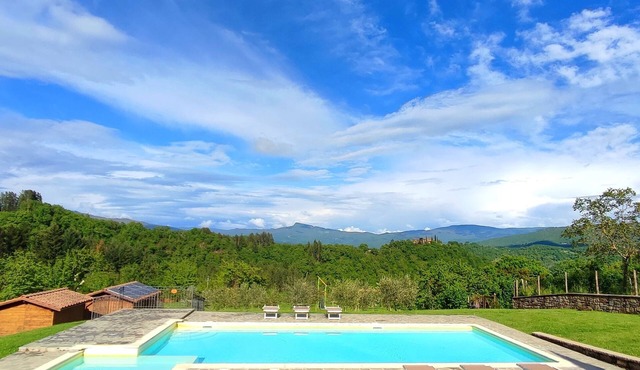Lovely country house with private pool and garden