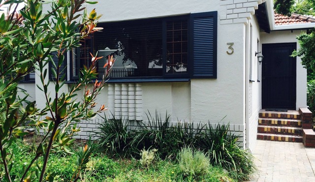 Lovely Quaint Home with Large Outside Entertainment Area