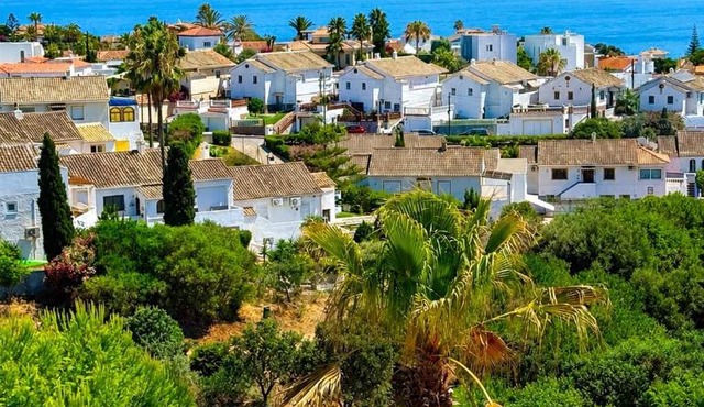Luna del Faro -Ocean views and Pools by Budha Apartments