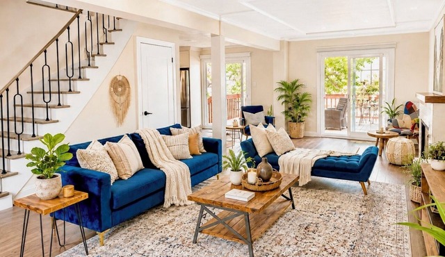 Lux 5BR Spacious Home Near Yonge St