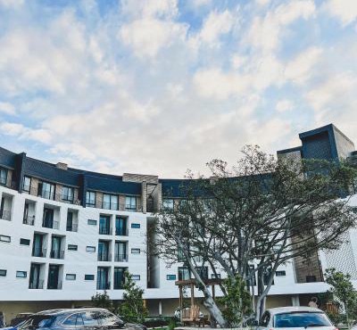 Luxe Studio - On Park near Canal walk Century City