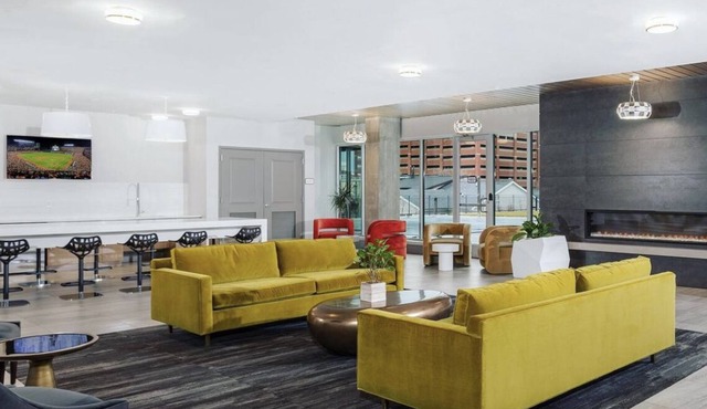 Luxe Vibe Apt BALTIMORE~Free Street Parking