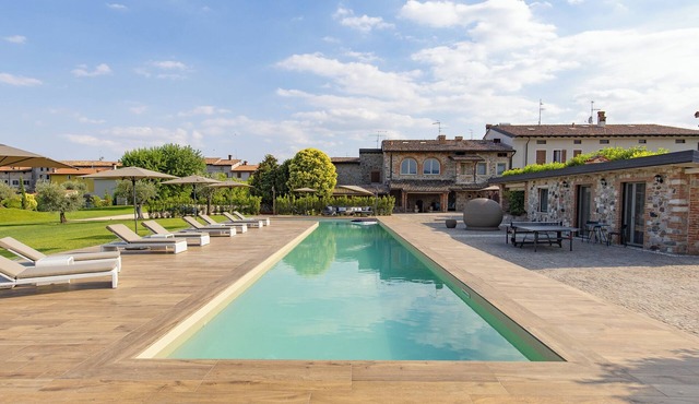 Luxurious Villa Mocasina with 25 m Pool on 5000 sqm - pet friendly