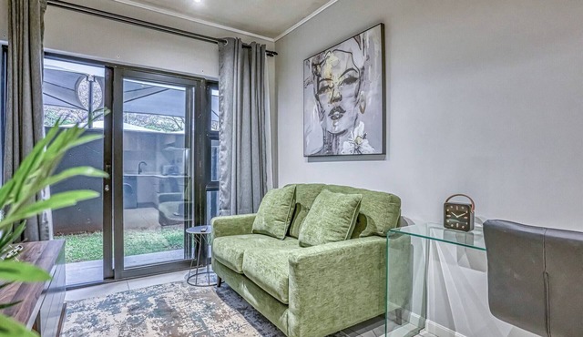 Luxurious 1-Bedroom Apartment in Johannesburg's Waverley