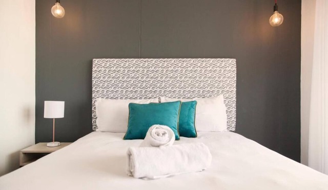 Luxurious 2 Bedroom Apartment in Woodstock Cape, Town