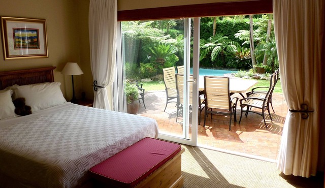 Luxurious 250 sqm apartment in a quiet location