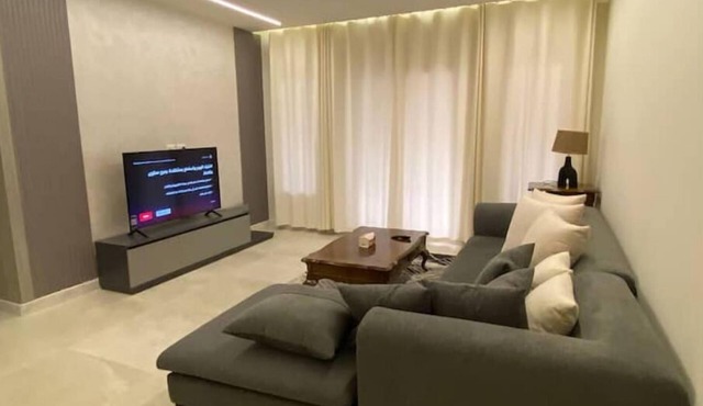 Luxurious 2BR and 2 Baths Apartment in DreamLand