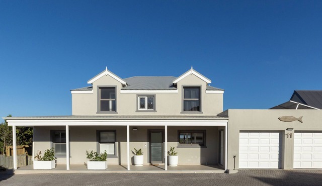 Luxurious and tranquil escape around Cape Town