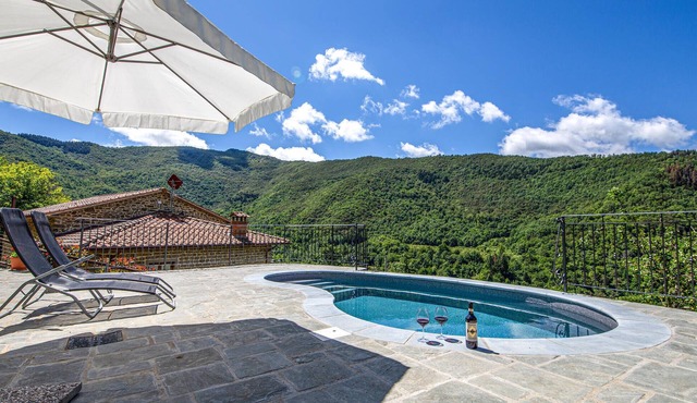 Luxurious home in Pian del Ponte