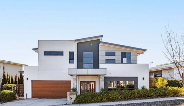 Luxurious Large Home @Crace