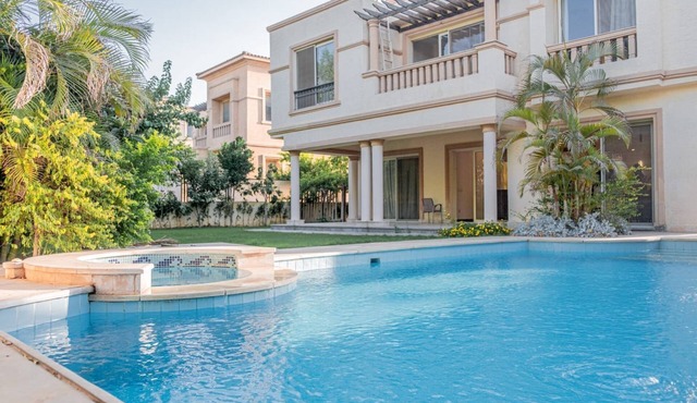 Luxurious serviced villa with private swimmimg pool