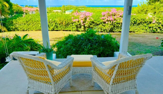 Luxurious Villa - Downstairs Level with Patio