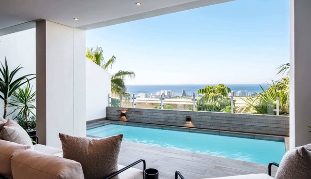 Luxurious Villa w Sea & City Views Splendor Views