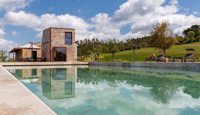 Luxurious Villa with heated infinity pool