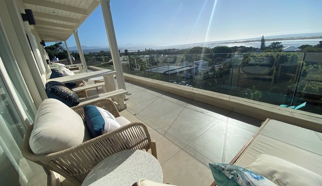 Luxurious Villa in Plettenberg Bay 6-Bedroom Family Retreat JGM Property rental