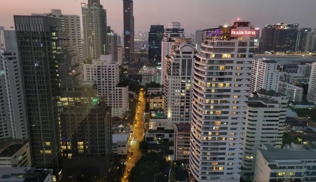 LUXURY 2 BEDROOM APARTMENT WITH BALCONY - EASY ACCESS TO BANGKOK'S BEST LIFE