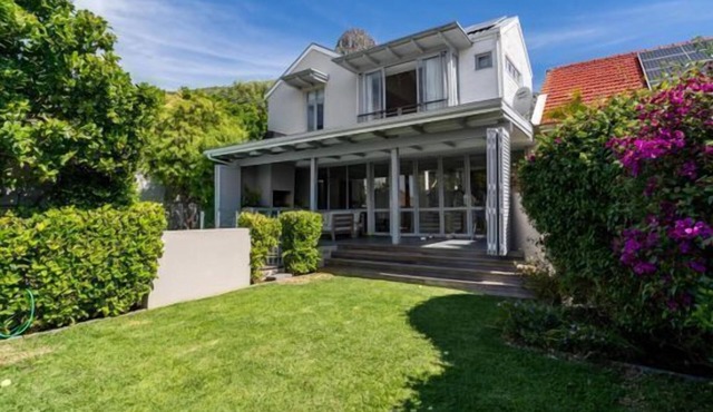 Luxury 4-Bed Fresnaye Villa, Atlantic Seaboard