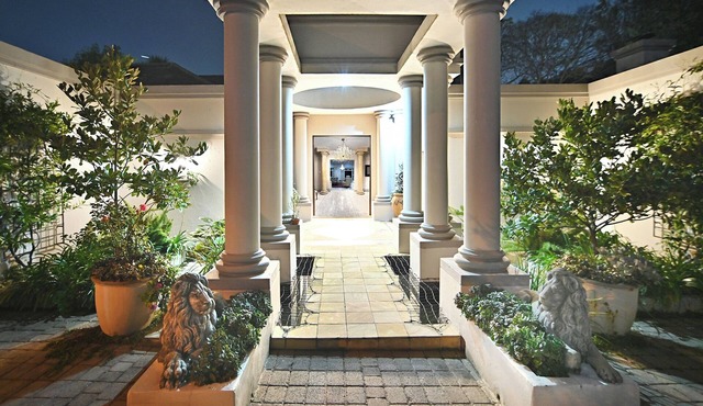 Luxury 6-bedroom villa in Hyde Park Sandton for the discerning family of comfort