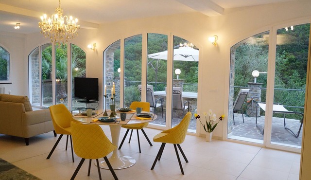 Luxury apartment in the olive grove in the hinterland of Alassio/Albenga, carport, Wifi