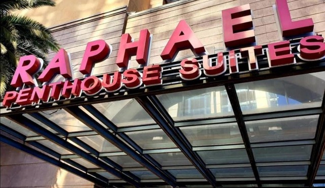 luxury apartments in Raphael suites