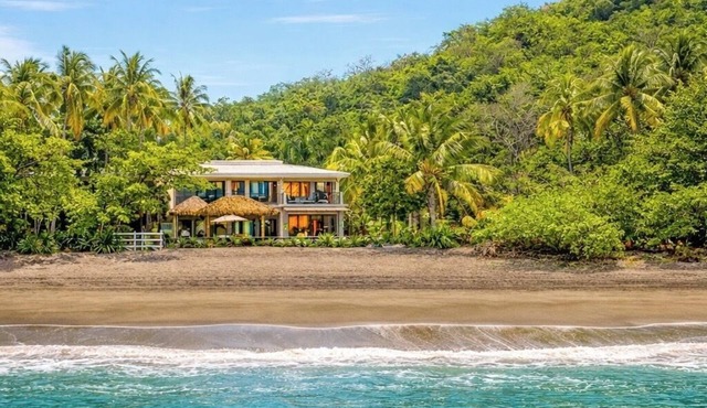 Luxury Beachfront Estate w/Private Chef, Full Staff/Concierge Resort Amenities