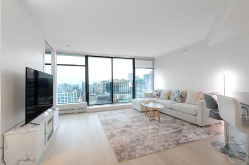 Luxury High Rise at Gastown Near BC Place