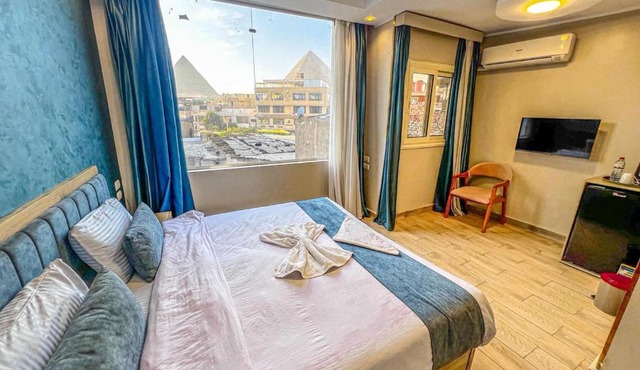 Luxury orientl Pyramids View