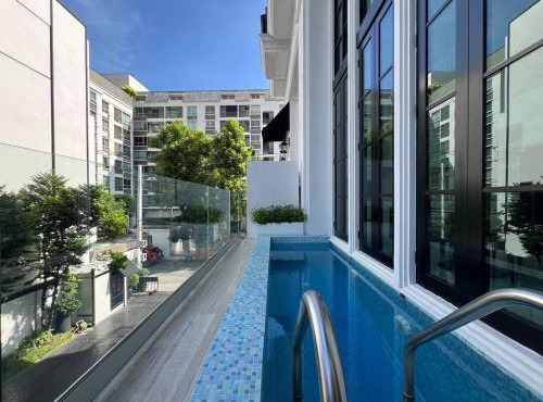 Luxury Pool Villa 5BR 12pax with Private Lift in Ekkamai