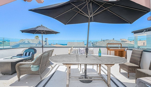 Luxury Single-Family Vacation Home | Roof-Top Deck and A/C | The Perfect Vacation Headquarters!