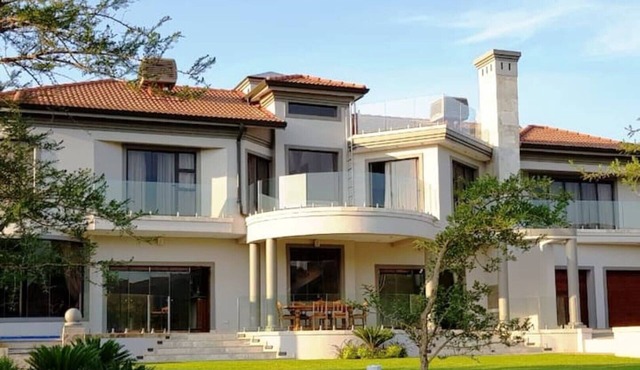 Luxury Villa on wildlife & golf estate Hartbeespoort South Africa