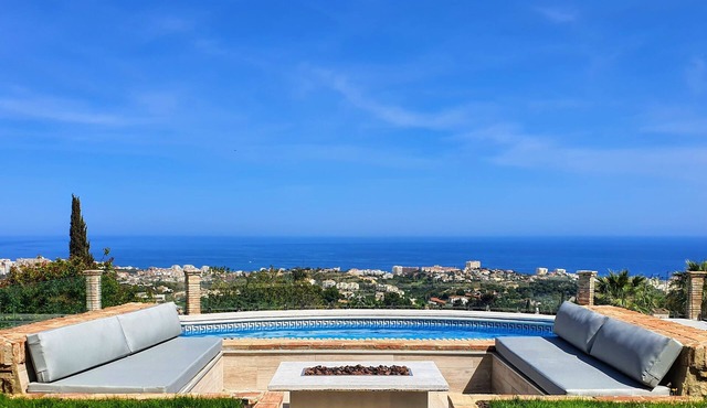 LUXURY VILLA IN MALAGA WITH HEATED POOL