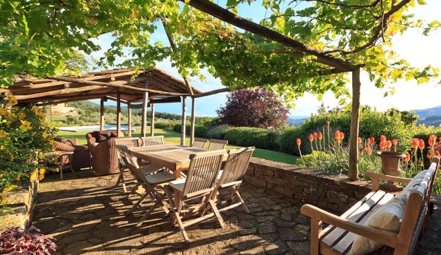 Luxury villa near Florence with A/C, design interiors, swimming pool with view