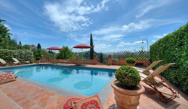 Luxury villa near Volterra,Pool,Wi-Fi,Airco,village walk distance,stunning view