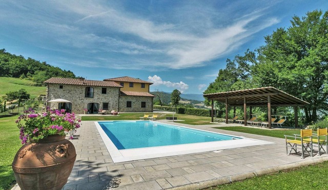 Luxury Villas in Poppi with Heated Pool