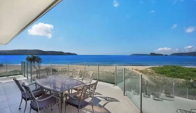 Luxury Villas Ocean View on the Esplanade (Walk to the beach)