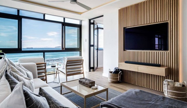Magical Apartment w/Uninterrupted Ocean Views (Mouille Views)