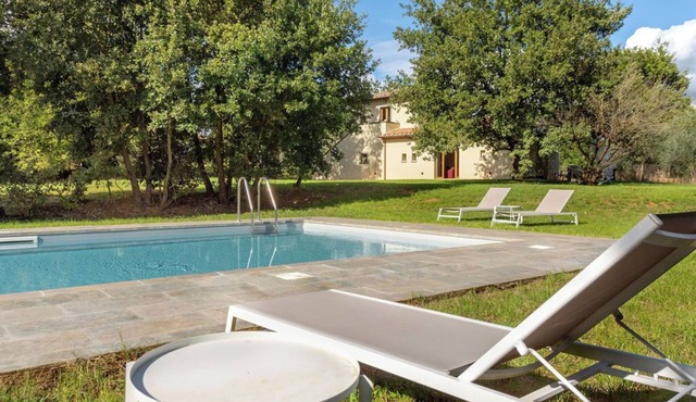 Magnificent Brand New Tuscan Villa, 6 Pax, Private Pool