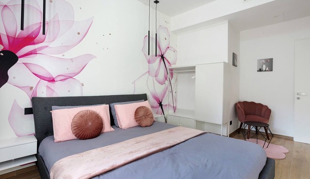 Magnolia: garden and parking. Vimercate/Monza