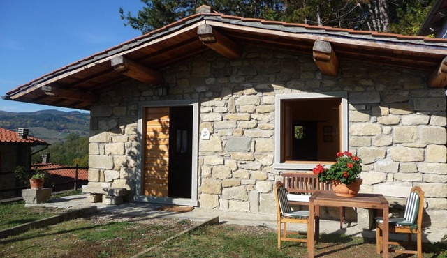 Magnolienhaus mit Pool zwischen Florenz und Arez by Interhome