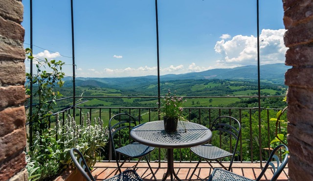 Majestic Holiday Home in Montecastelli with Terrace