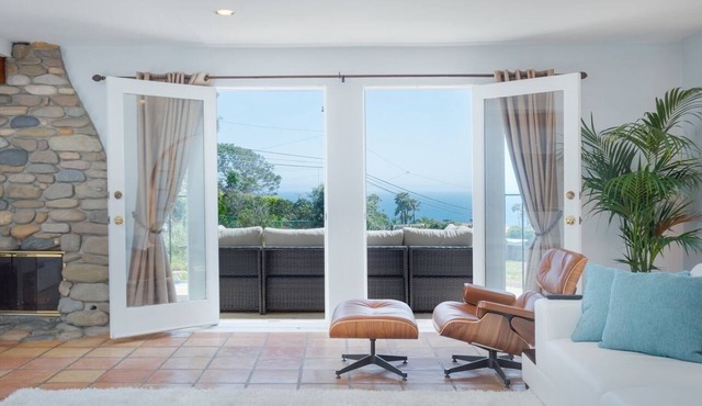 Malibu Beach House Sweeping Panoramic Views Walk 2 beach