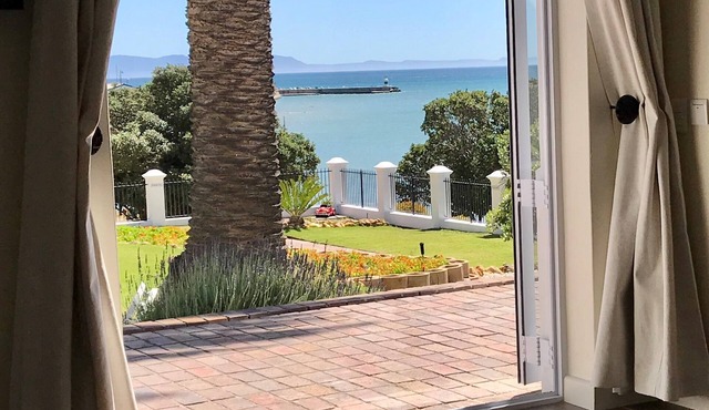 Manor on the Bay