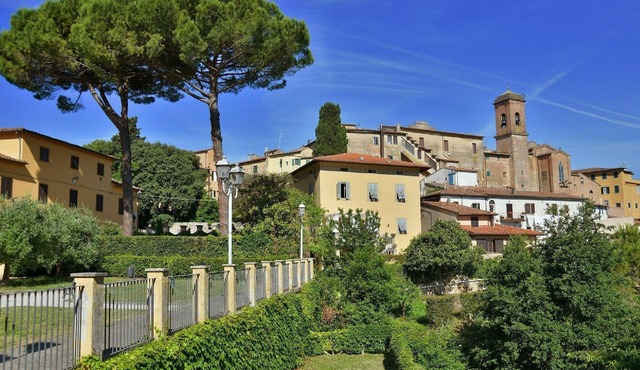 Mansion in Casciana Terme Lari