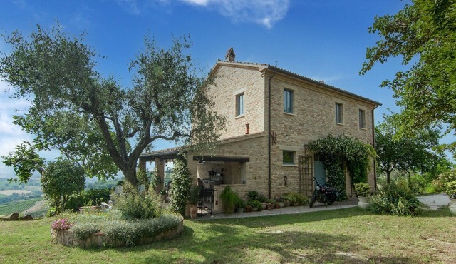 Mansion in Vallefoglia with Pool and Panorama
